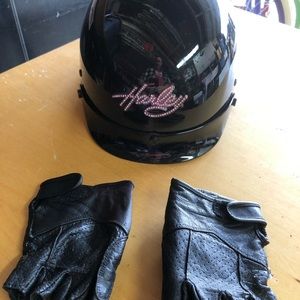 Women’s Harley Davidson helmet & gloves